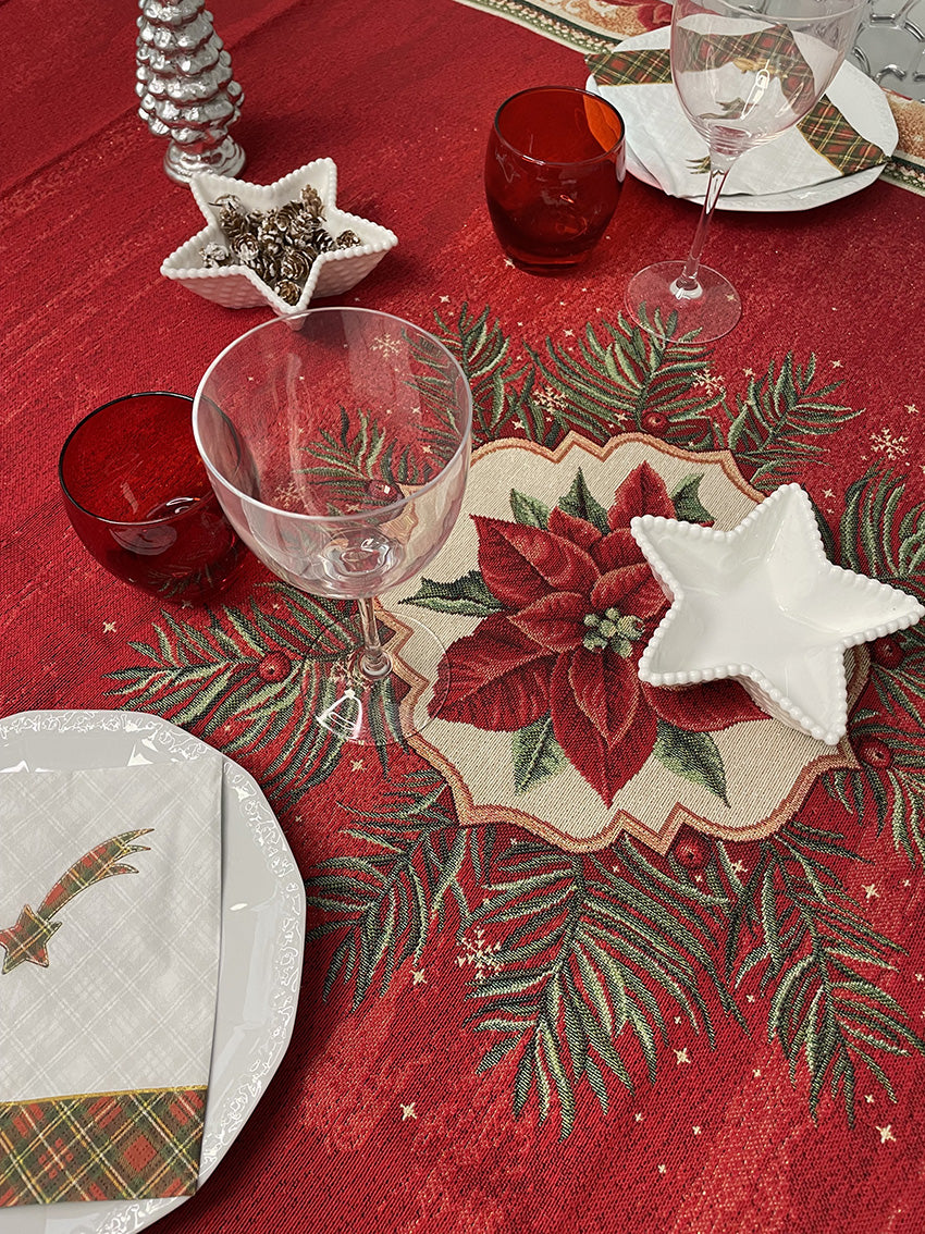 Set di tovaglioli natalizi rossi con ricamo di cervi, tovagliette rosse e runner • Runner ricamato con Felice Anno Nuovo e albero di Natale - Italia Set di tovaglioli natalizi rossi con ricamo di cervi, tovagliette rosse e runner • Runner ricamato con Felice Anno Nuovo e albero di Natale - Italia